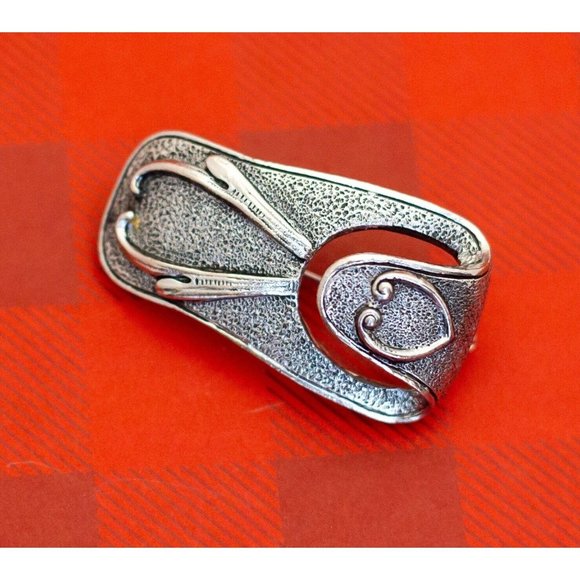 Vintage Basic Silver Tone Brooch by Sarah Coventry - O27 - Picture 1 of 3